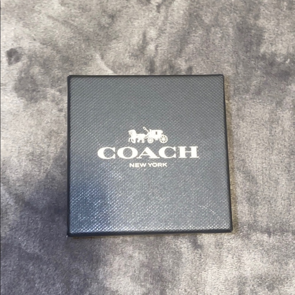 Coach Cuff Set - Picture 5 of 5